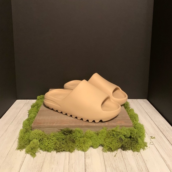 Yeezy Slide Desert Sand